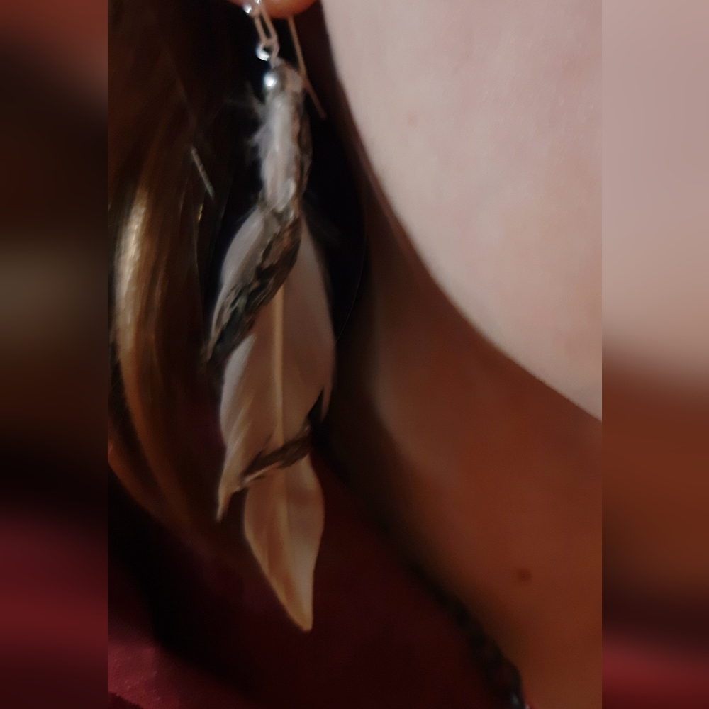 Feather twist dangles